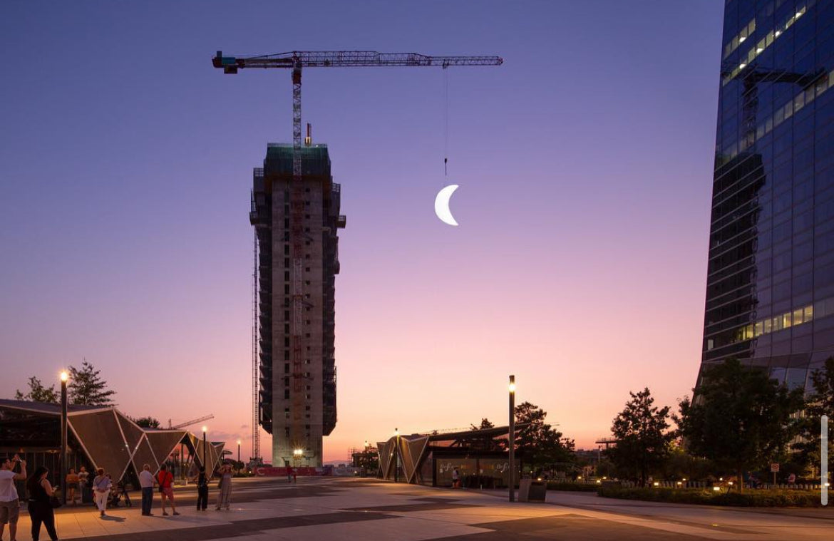 High-Quality Inflatable Crescent Moon with LED Lights