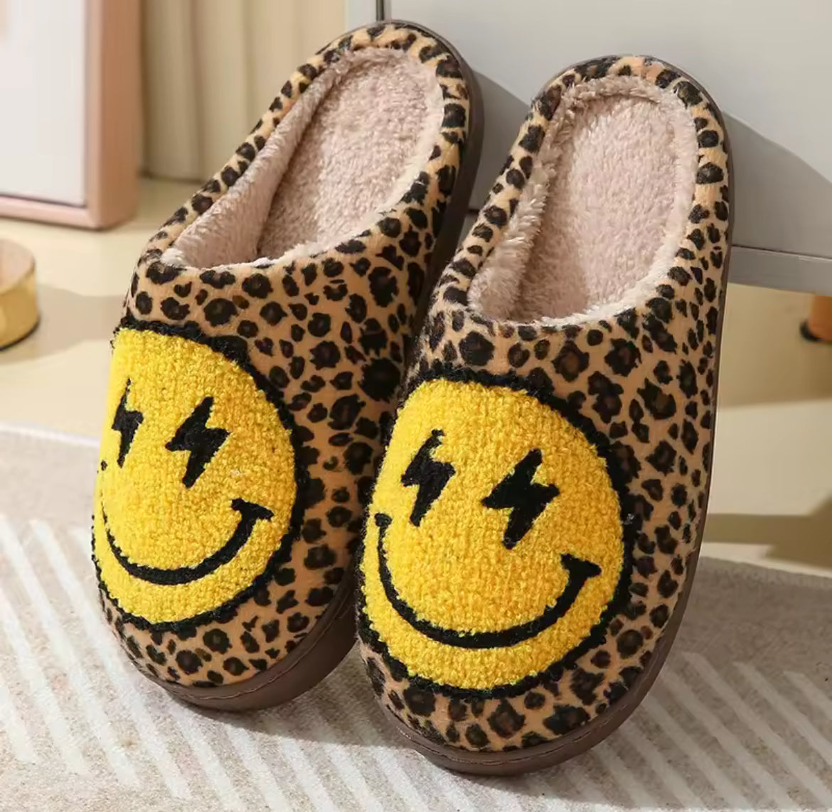 Cute Kawaii Smile Face Slippers – Soft, Warm & Fun!