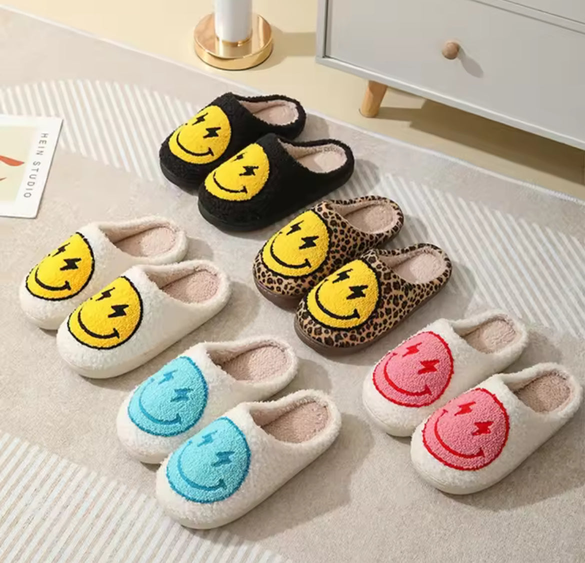 Cute Kawaii Smile Face Slippers – Soft, Warm & Fun!