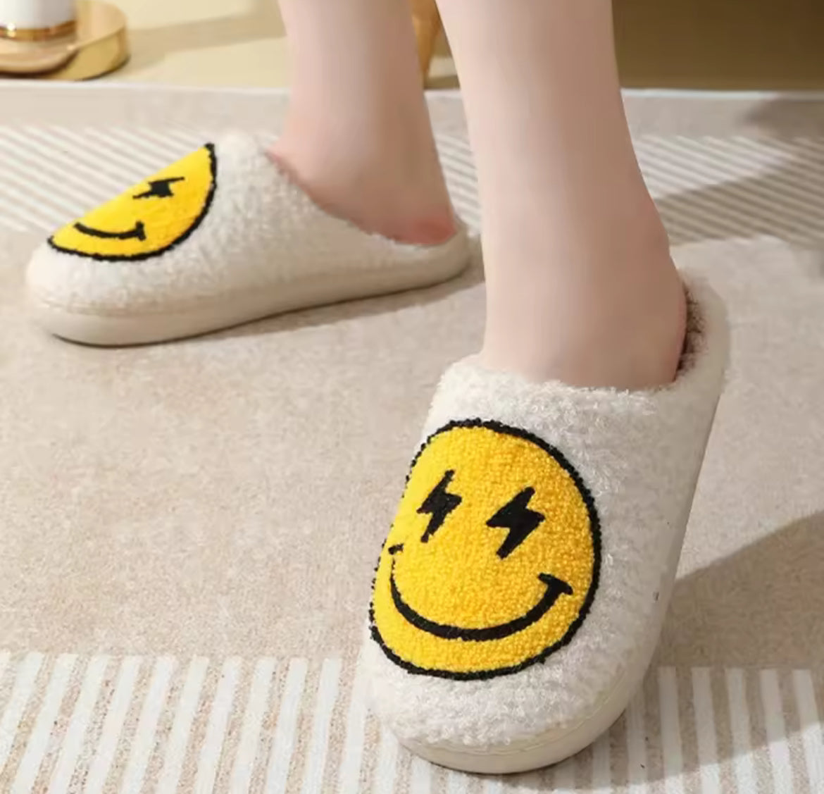 Cute Kawaii Smile Face Slippers – Soft, Warm & Fun!