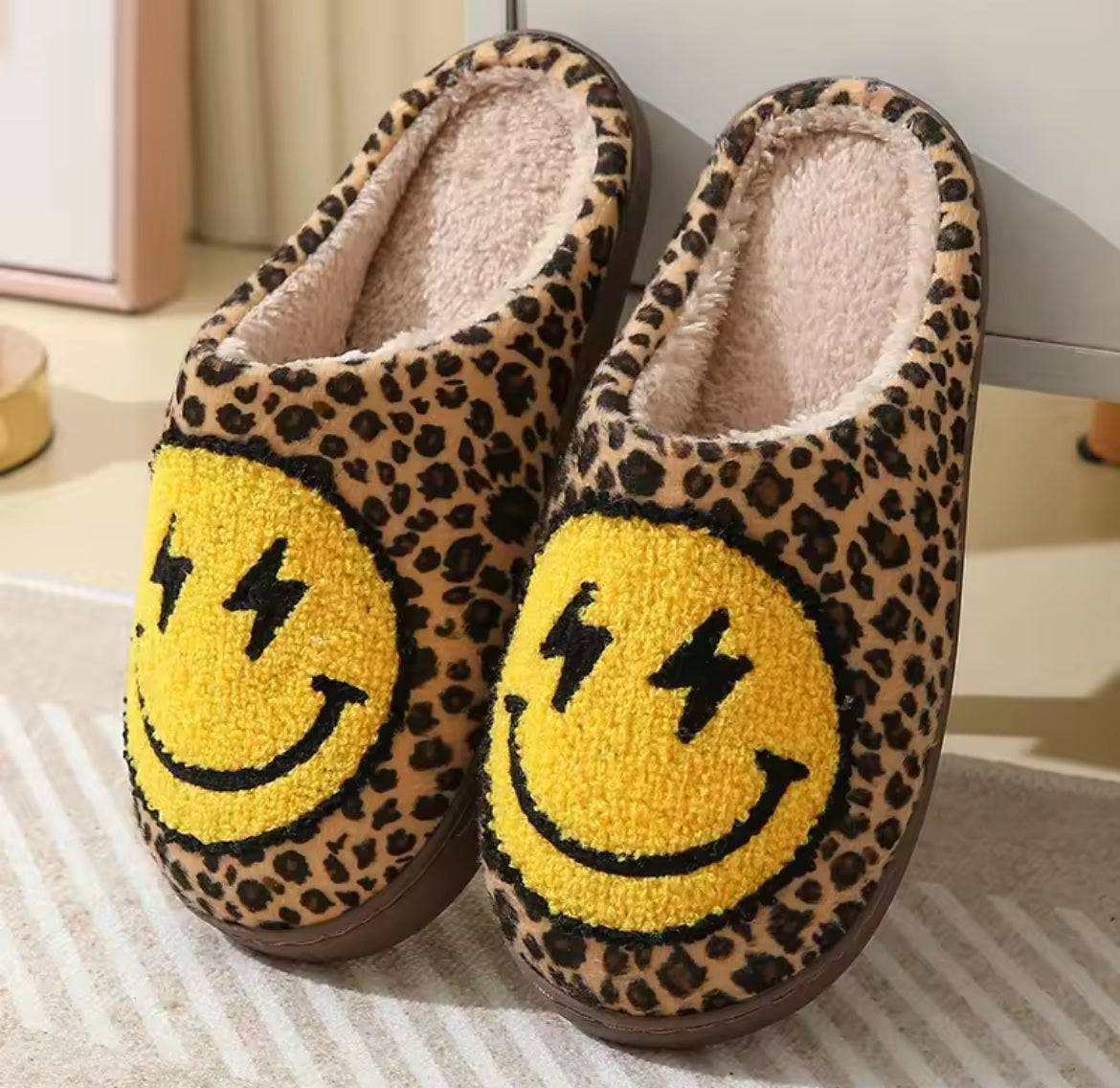 Cute Kawaii Smile Face Slippers – Soft, Warm & Fun!